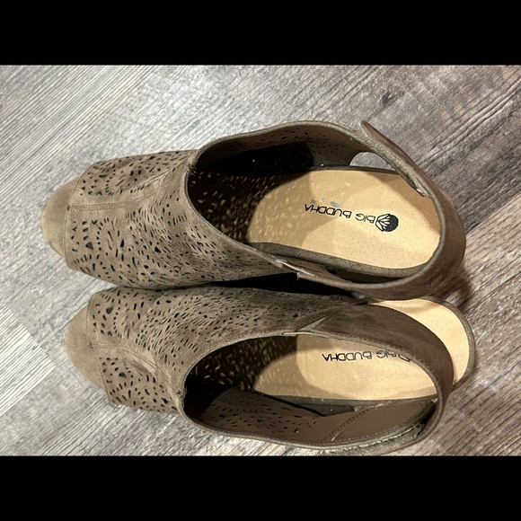 Big Buddha size 11 peep toe lattice wedges - Picture 4 of 6